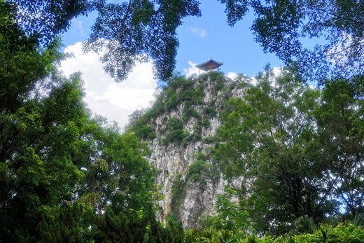 柳州市箭盘山奇石园夏日景致宜人